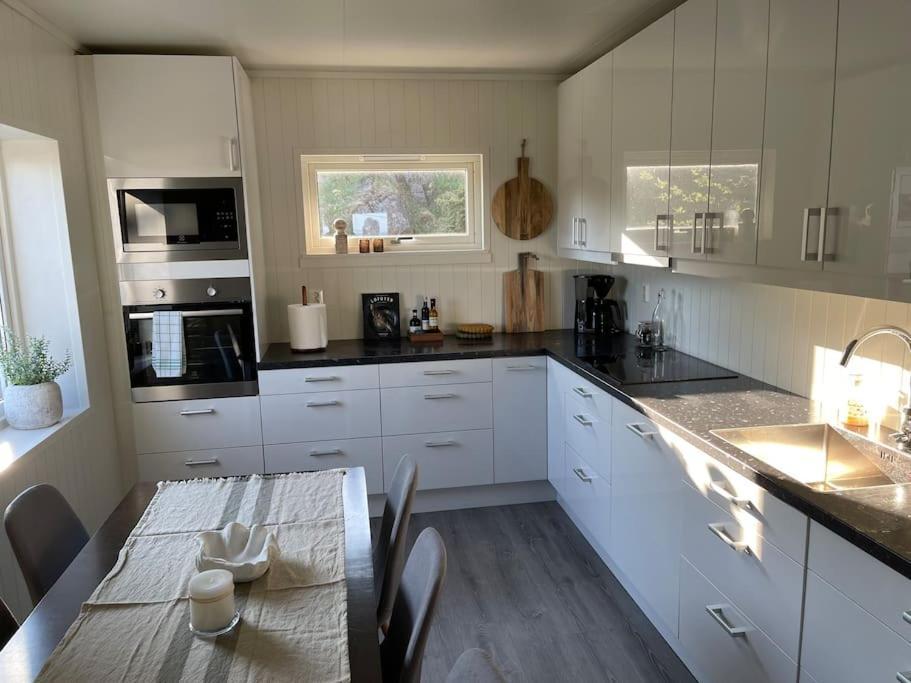 A, The Far End Of Lofoten, Top Apartment. Sørvågen Екстериор снимка